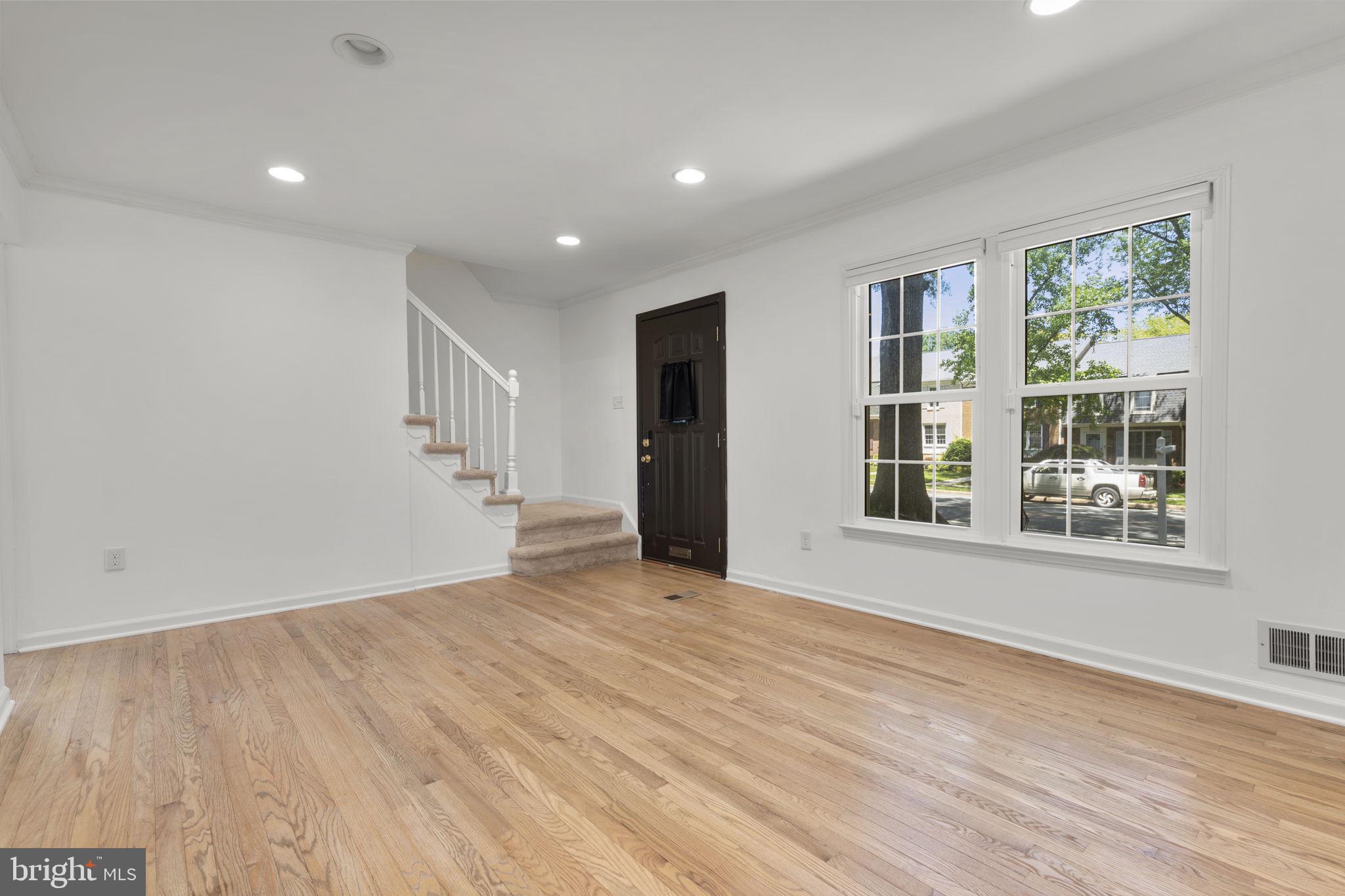 2407 Alsop Court Reston, VA 20191 - Photo 8 of 44