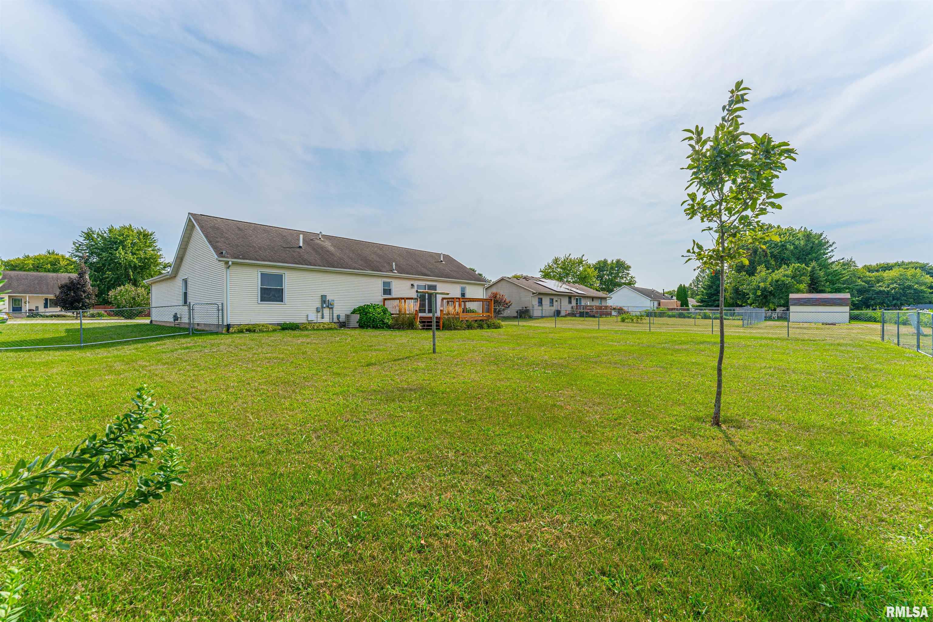 809 West Monroe Street Athens, IL 62613 - Photo 22 of 24 Gallery Image 22