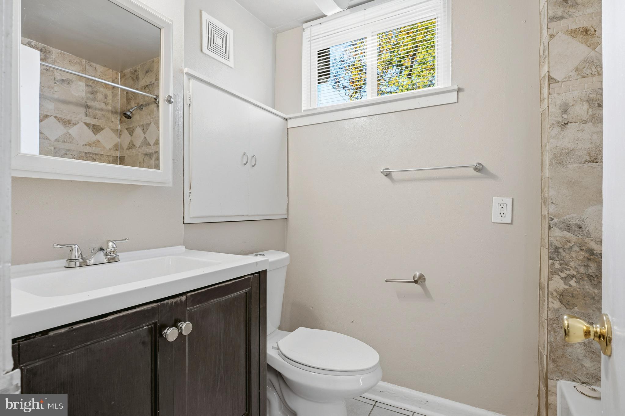 5715 Massachusetts Avenue Bethesda, MD 20816 - Photo 13 of 85