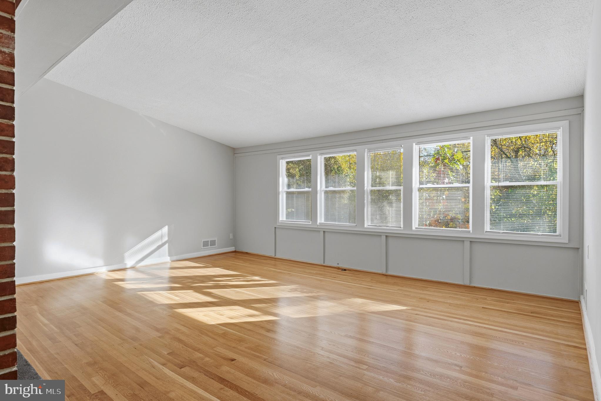 5715 Massachusetts Avenue Bethesda, MD 20816 - Photo 32 of 85