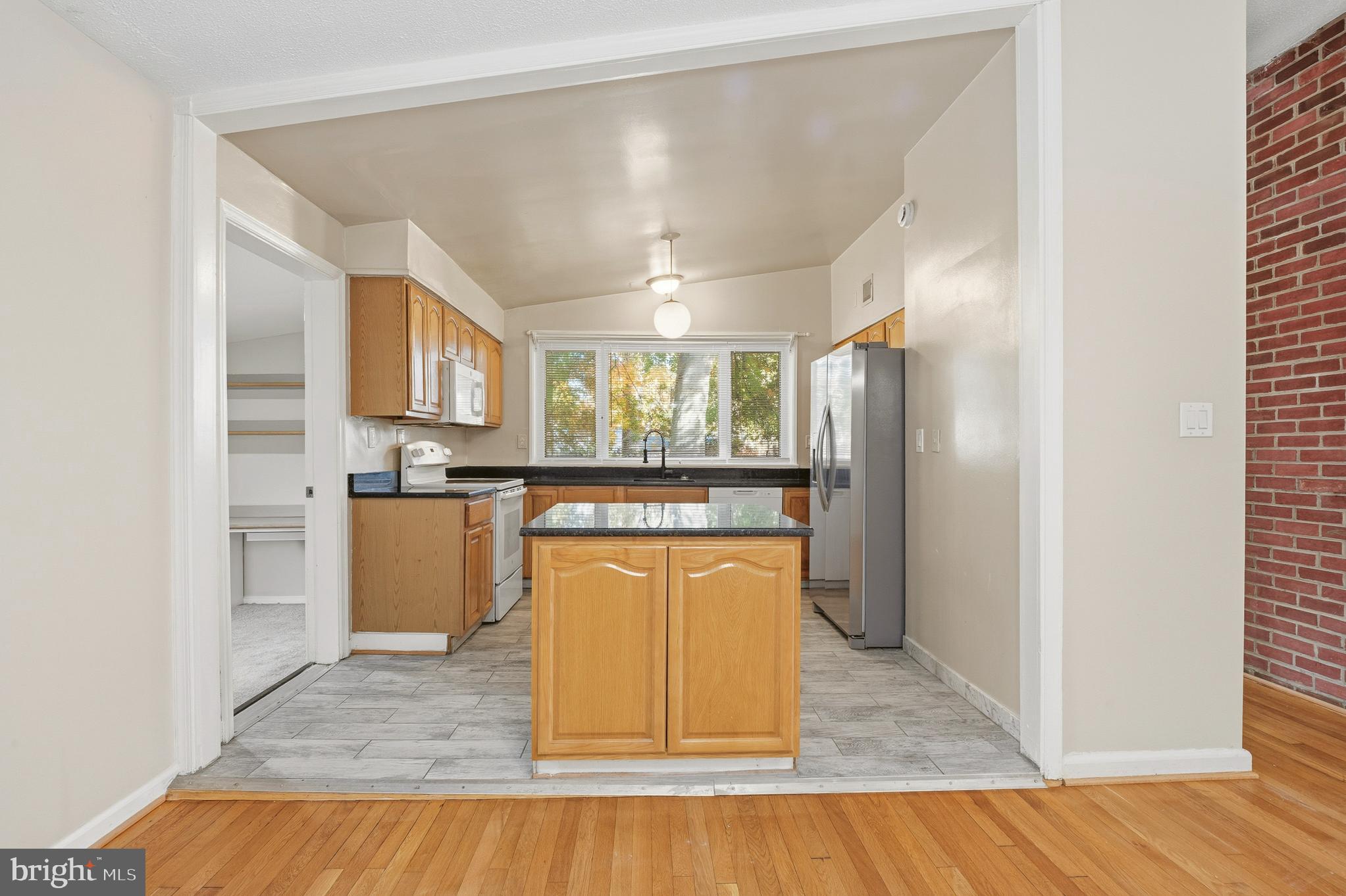 5715 Massachusetts Avenue Bethesda, MD 20816 - Photo 42 of 85