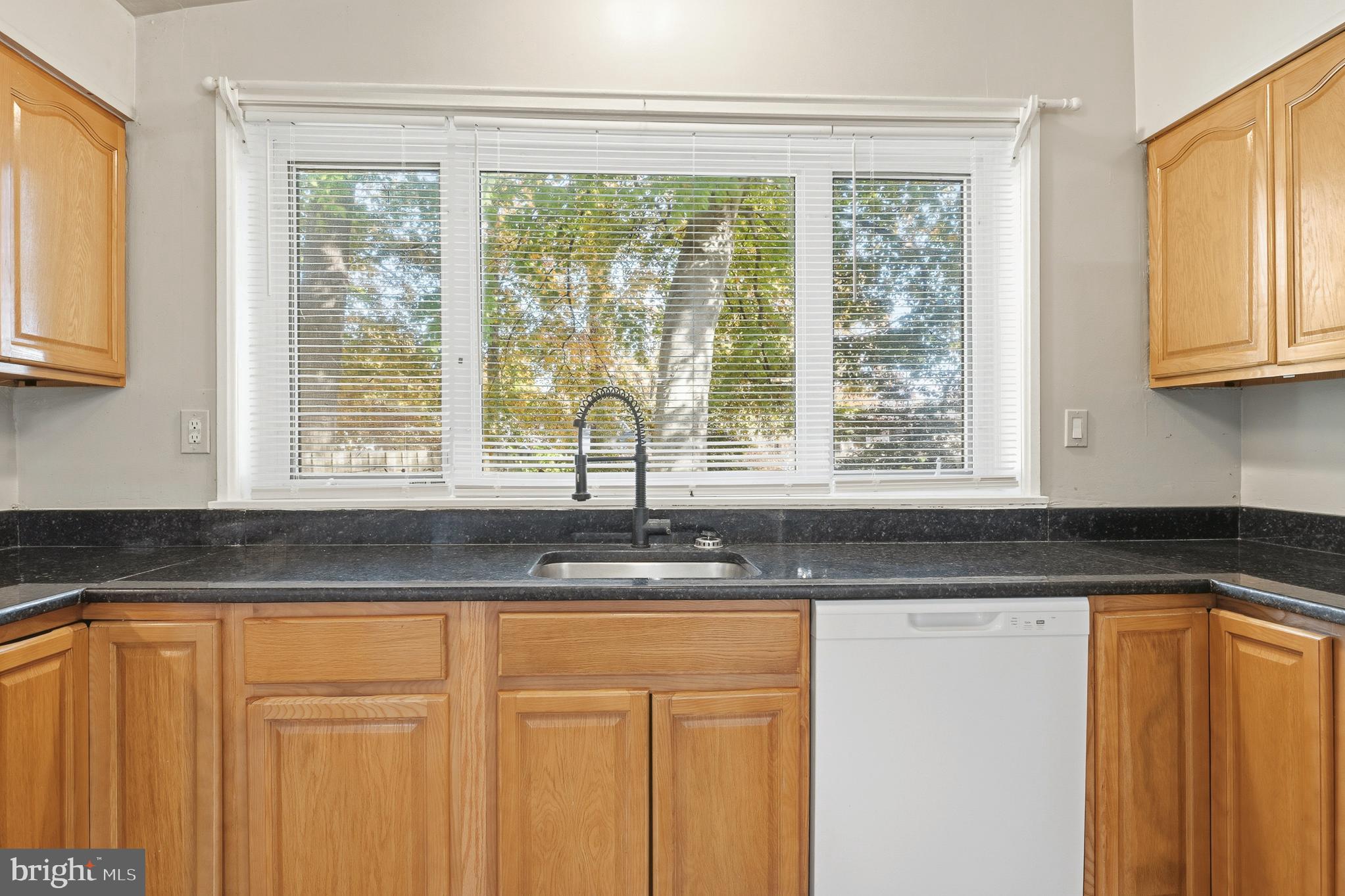 5715 Massachusetts Avenue Bethesda, MD 20816 - Photo 45 of 85