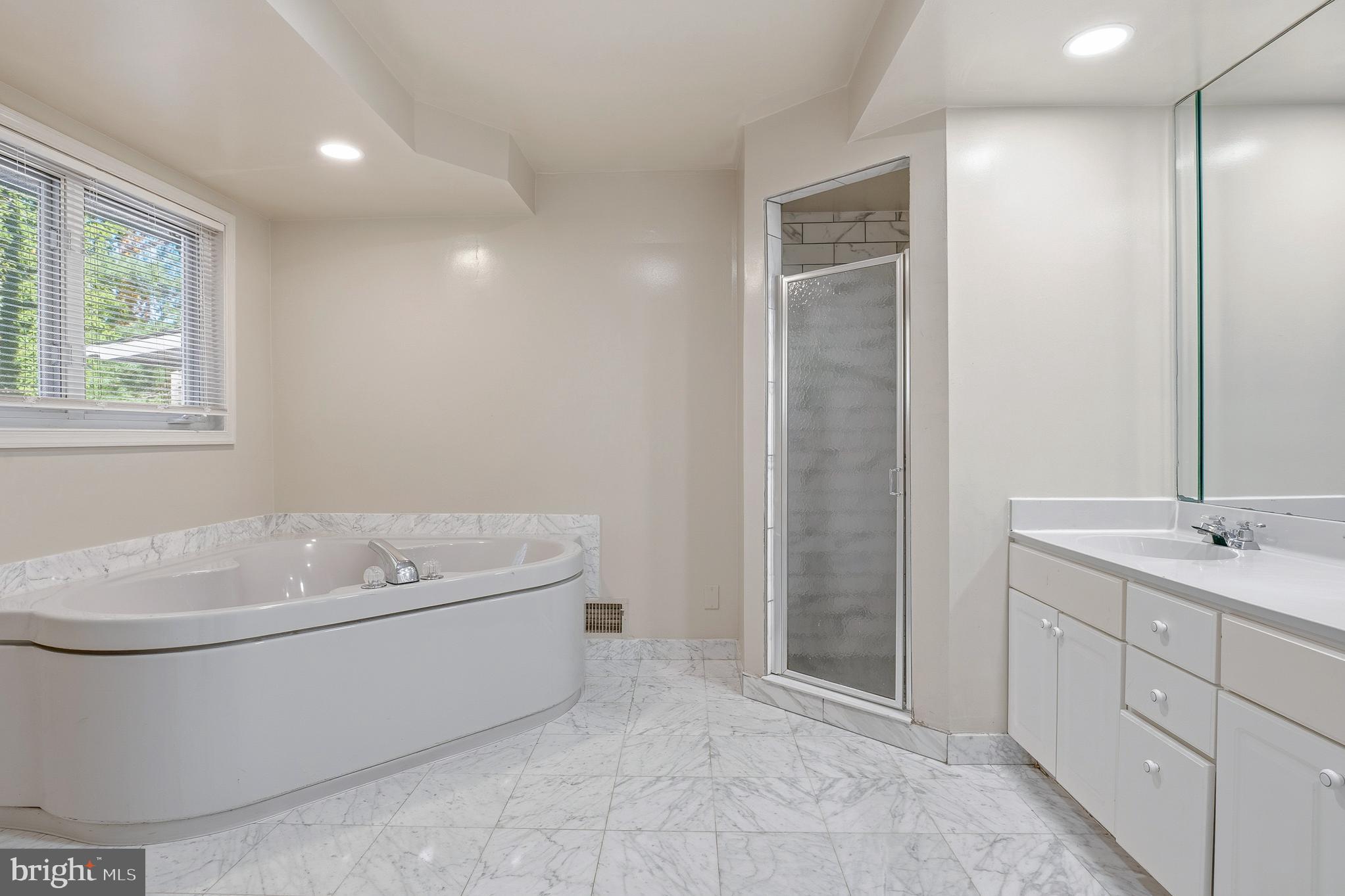 5715 Massachusetts Avenue Bethesda, MD 20816 - Photo 61 of 85