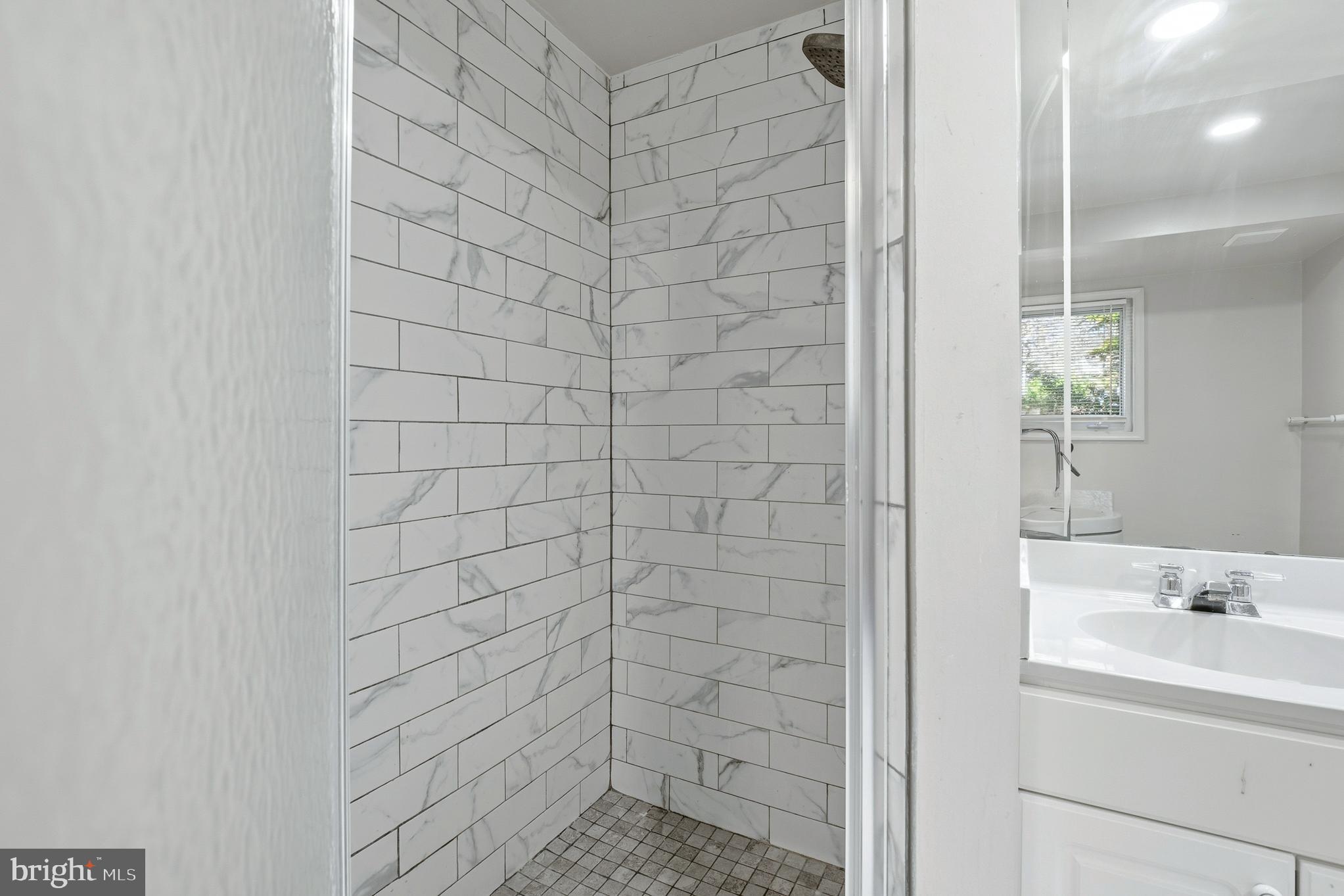 5715 Massachusetts Avenue Bethesda, MD 20816 - Photo 63 of 85