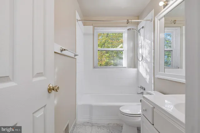 $1,200,000 | 5715 Massachusetts Avenue, Bethesda, MD 20816