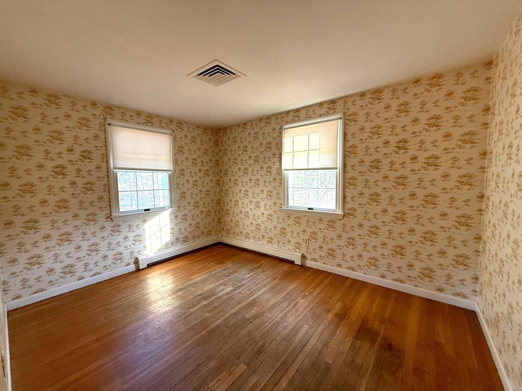 660 Old Dunstable Road Groton, MA 01450 - Photo 4 of 12 Gallery Image 4