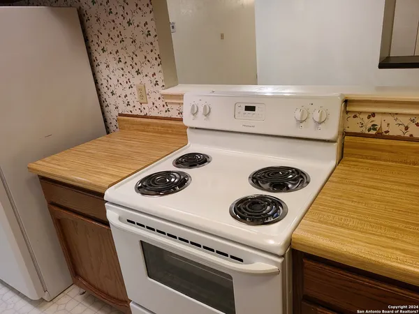 $1,195 | 620 Fern Meadow Drive, Universal City, TX 78148