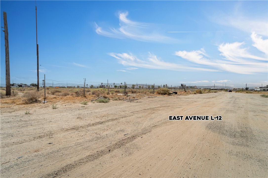 42142-42142 Valley Line Road Lancaster, CA 93535 - Photo 4 of 10