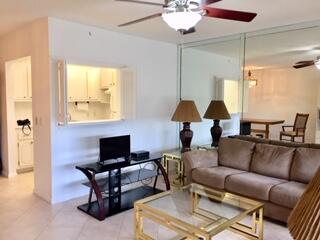 72 Mansfield F, Unit B Boca Raton, FL 33434 - Photo 2 of 10 Mansfield8