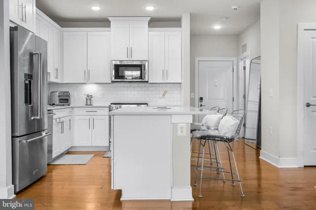 $615,000 | 250 Decoverly Drive, Unit 425, Gaithersburg, MD 20878