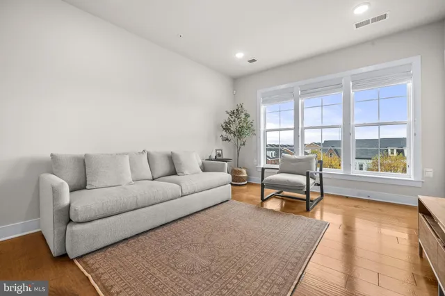 $615,000 | 250 Decoverly Drive, Unit 425, Gaithersburg, MD 20878