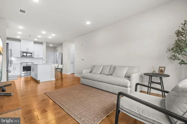 $615,000 | 250 Decoverly Drive, Unit 425, Gaithersburg, MD 20878