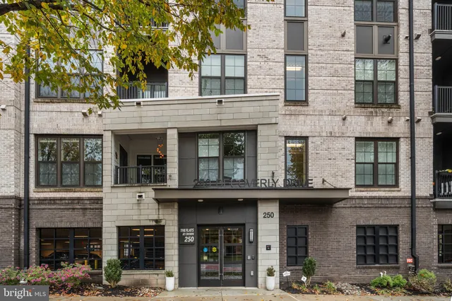 $615,000 | 250 Decoverly Drive, Unit 425, Gaithersburg, MD 20878