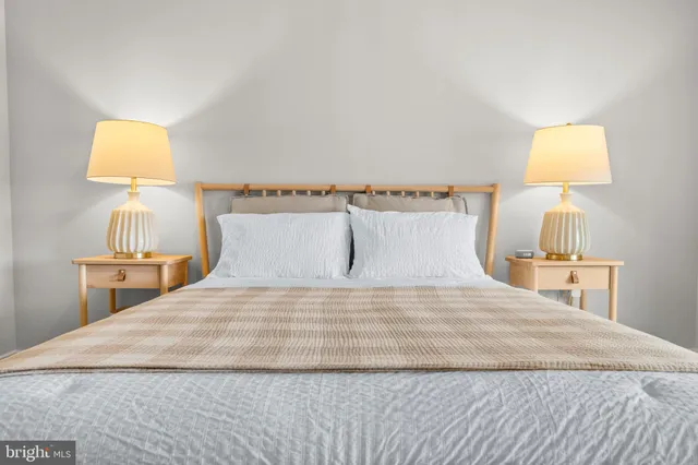 $615,000 | 250 Decoverly Drive, Unit 425, Gaithersburg, MD 20878