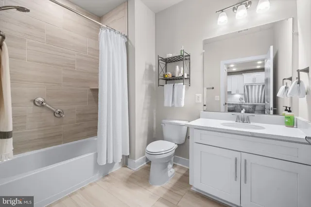 $615,000 | 250 Decoverly Drive, Unit 425, Gaithersburg, MD 20878