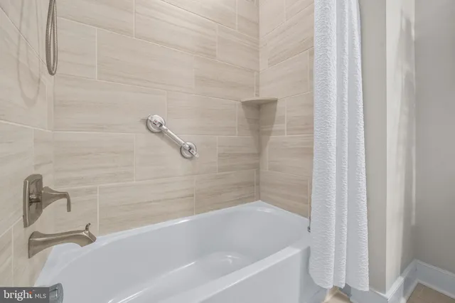 $615,000 | 250 Decoverly Drive, Unit 425, Gaithersburg, MD 20878