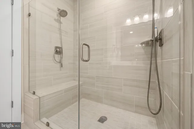 $615,000 | 250 Decoverly Drive, Unit 425, Gaithersburg, MD 20878