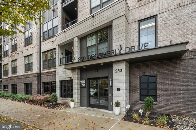 $615,000 | 250 Decoverly Drive, Unit 425, Gaithersburg, MD 20878