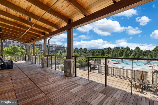 $615,000 | 250 Decoverly Drive, Unit 425, Gaithersburg, MD 20878