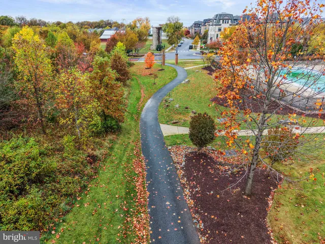 $615,000 | 250 Decoverly Drive, Unit 425, Gaithersburg, MD 20878