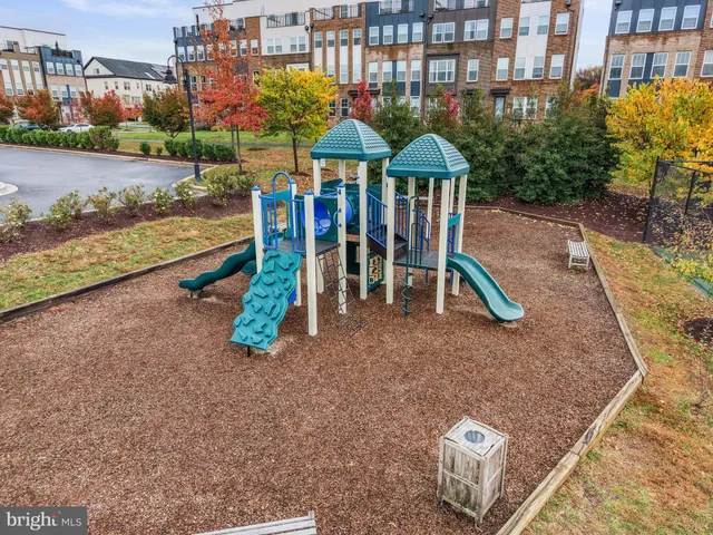 $615,000 | 250 Decoverly Drive, Unit 425, Gaithersburg, MD 20878