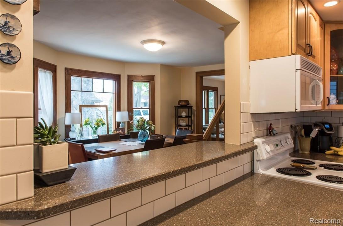 142 Terry Avenue Rochester, MI 48307 - Photo 12 of 48 Vogel Terry Ave Home-13.jpg
