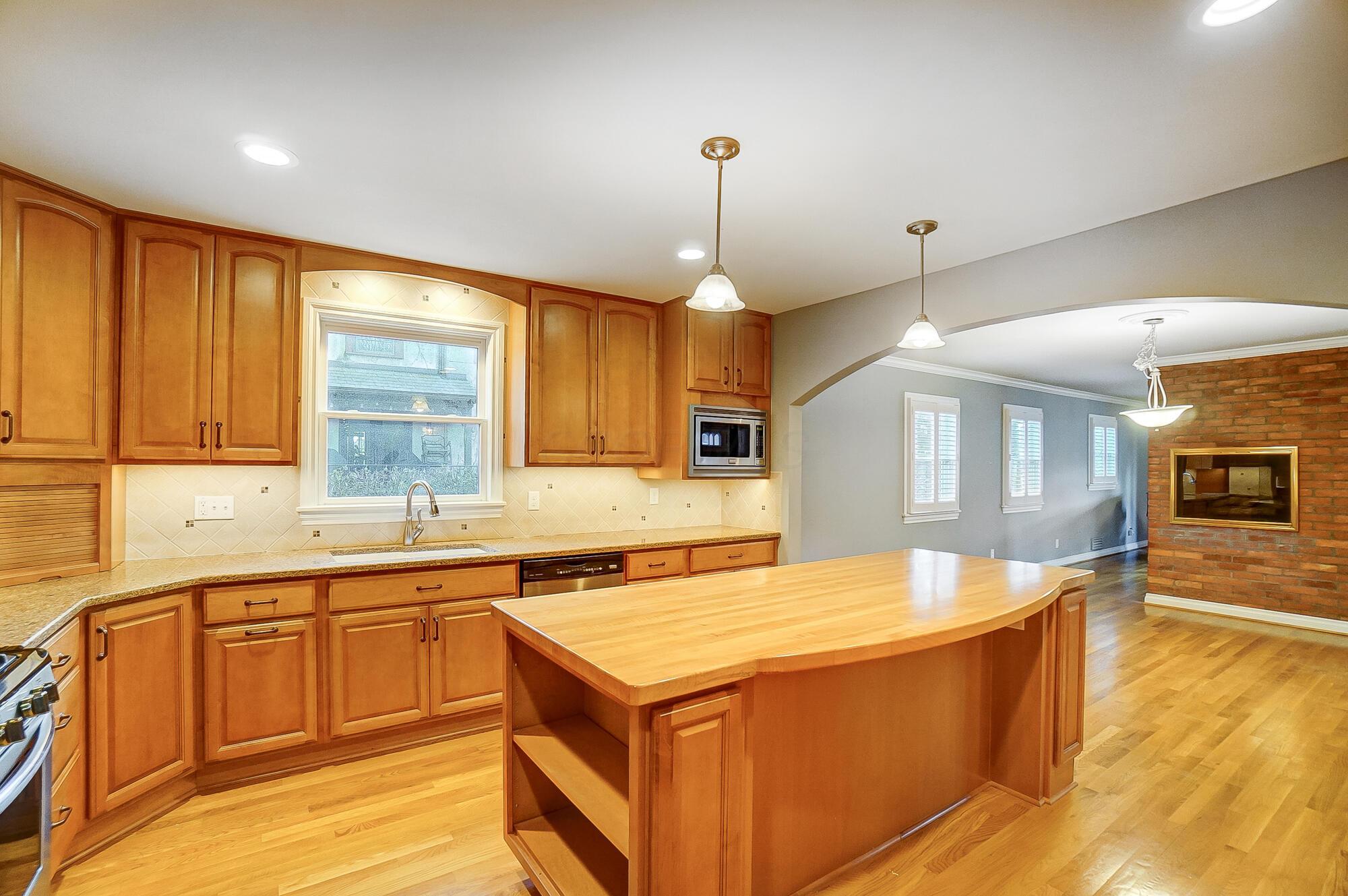 2709 Berwyn Road Columbus, OH 43221 - Photo 19 of 67 019