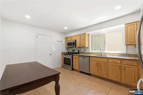 $649,900 | 34 Rowland Avenue, Hackensack, NJ 07601