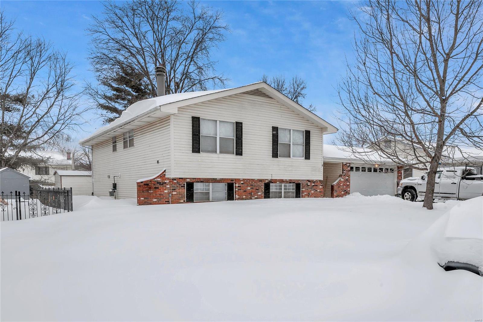 146 Lake Ridge Drive St. Peters, MO 63376 - Photo 2 of 17