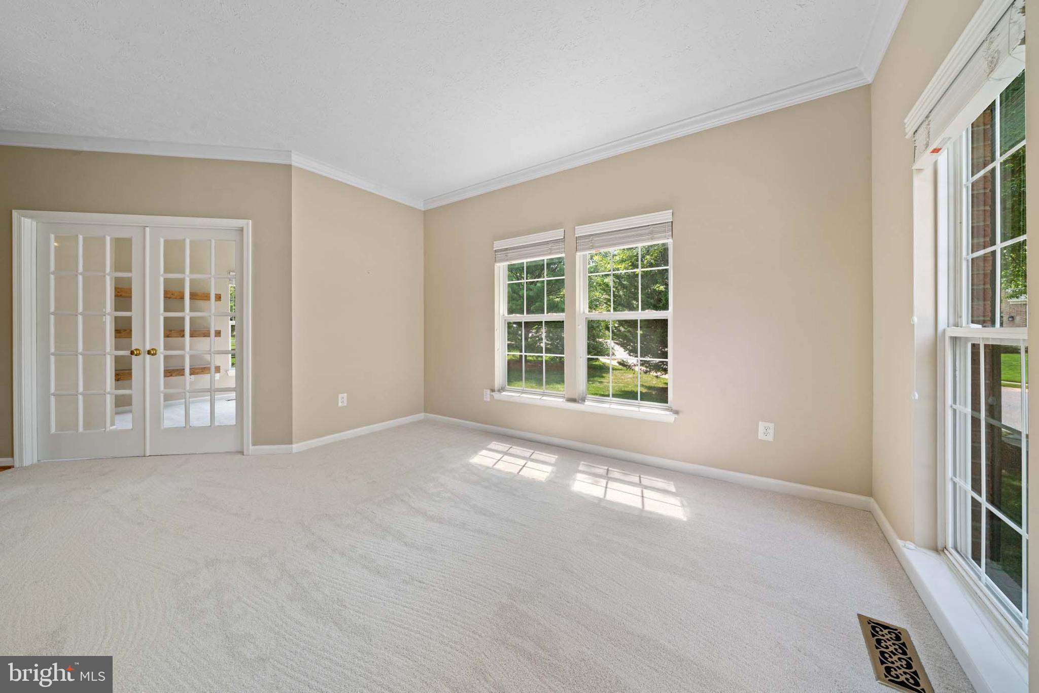 6442 Spring Forest Road Frederick, MD 21701 - Photo 18 of 69 Living room