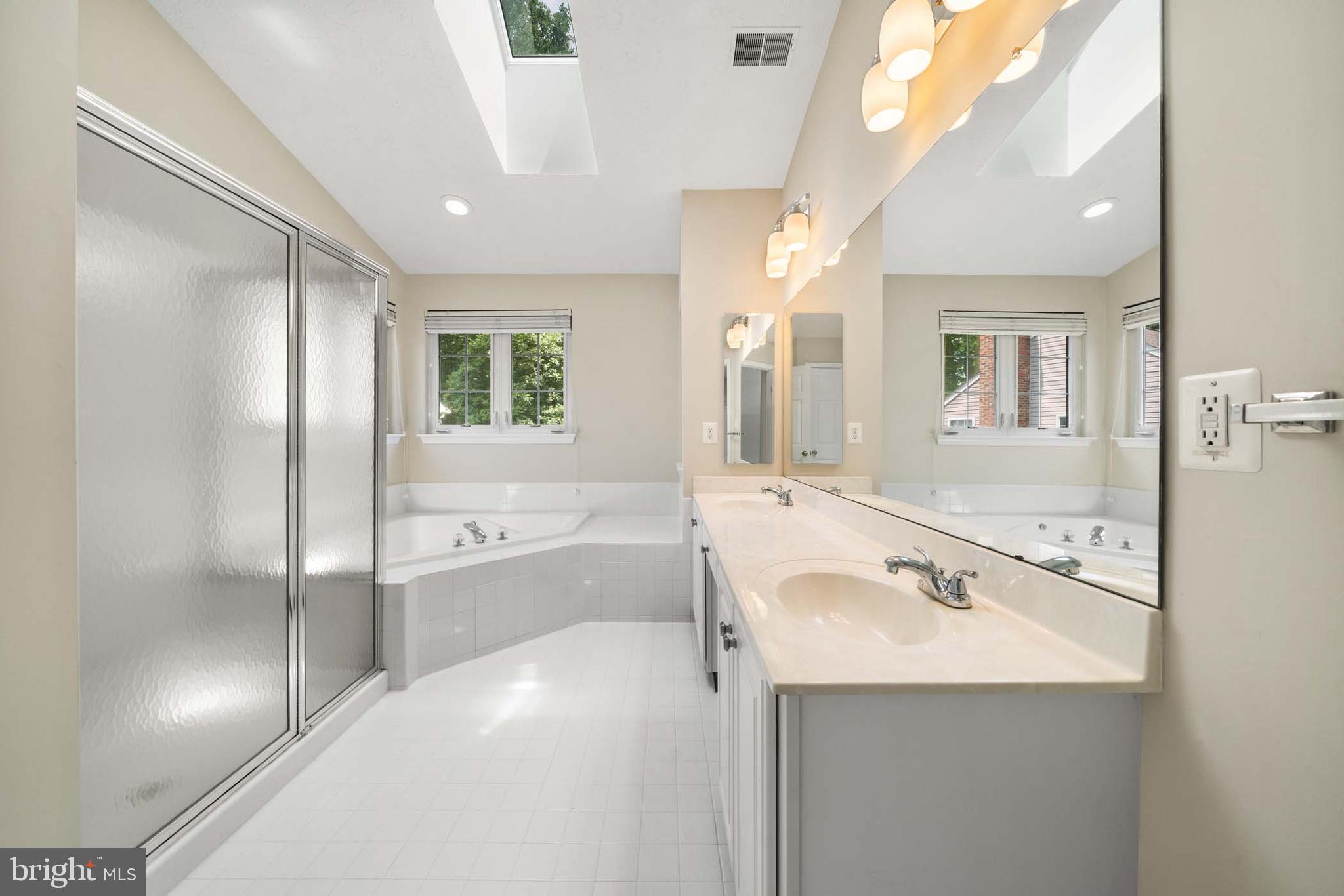 6442 Spring Forest Road Frederick, MD 21701 - Photo 27 of 69 Primary bath