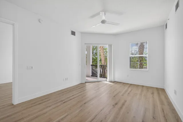 a view of utility room