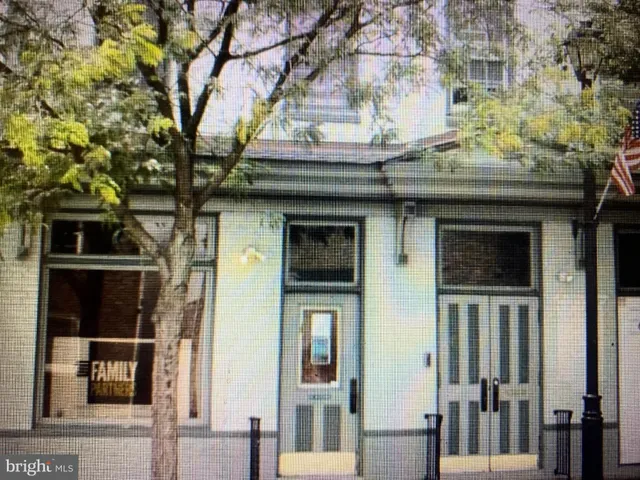 $1,600 | 406 High Street, Unit 2, Burlington, NJ 08016