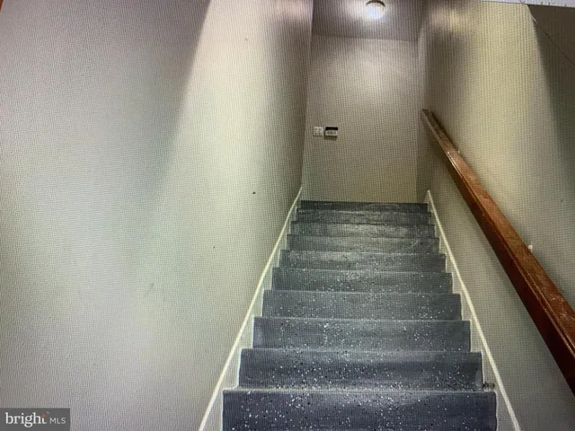 $1,600 | 406 High Street, Unit 2, Burlington, NJ 08016