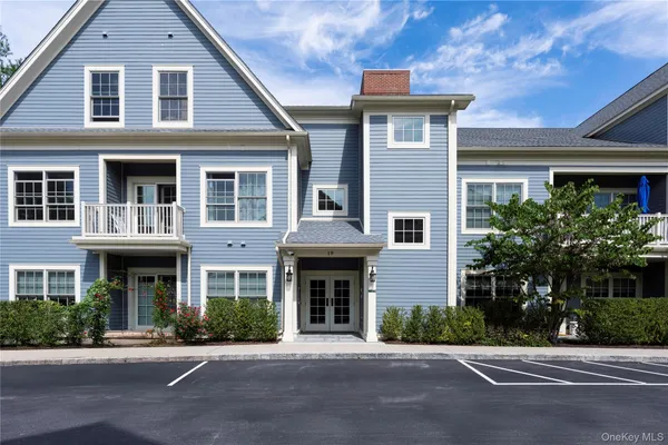 $3,800 | 19 Butterfield Road, Unit 102B, Cold Spring, NY 10516