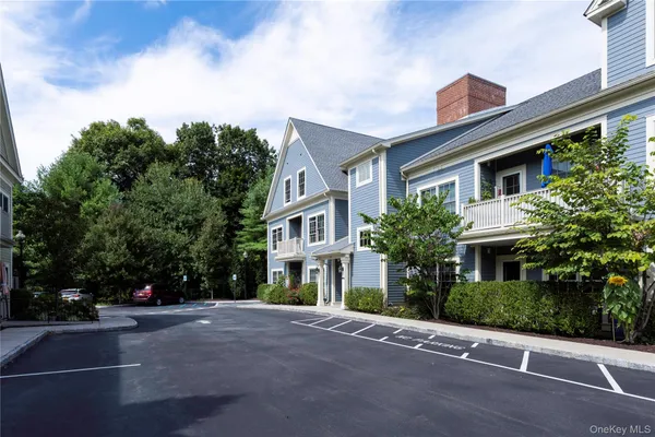 $3,800 | 19 Butterfield Road, Unit 102B, Cold Spring, NY 10516