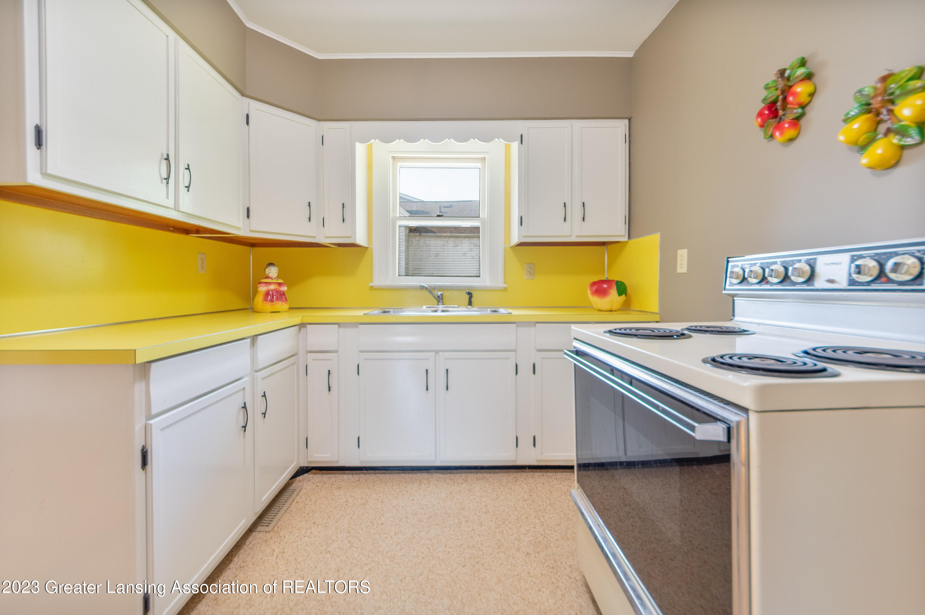 239 Renker Road Lansing, MI 48917 - Photo 14 of 41 Renker-15