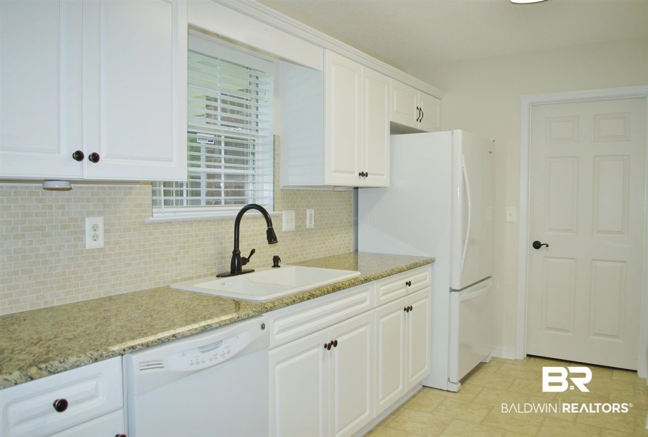 812 Wisteria Lane Foley, AL 36535 - Photo 14 of 37
