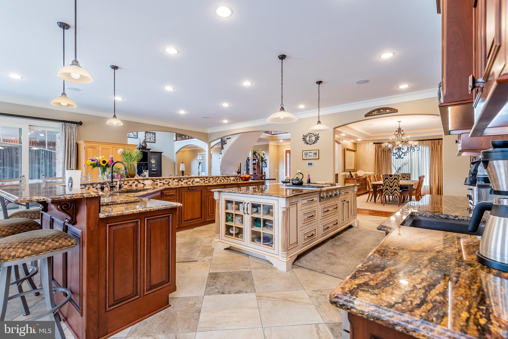 563 North Locust Point Road Mechanicsburg, PA 17050 - Photo 20 of 66 Oak Park Cabinetry
