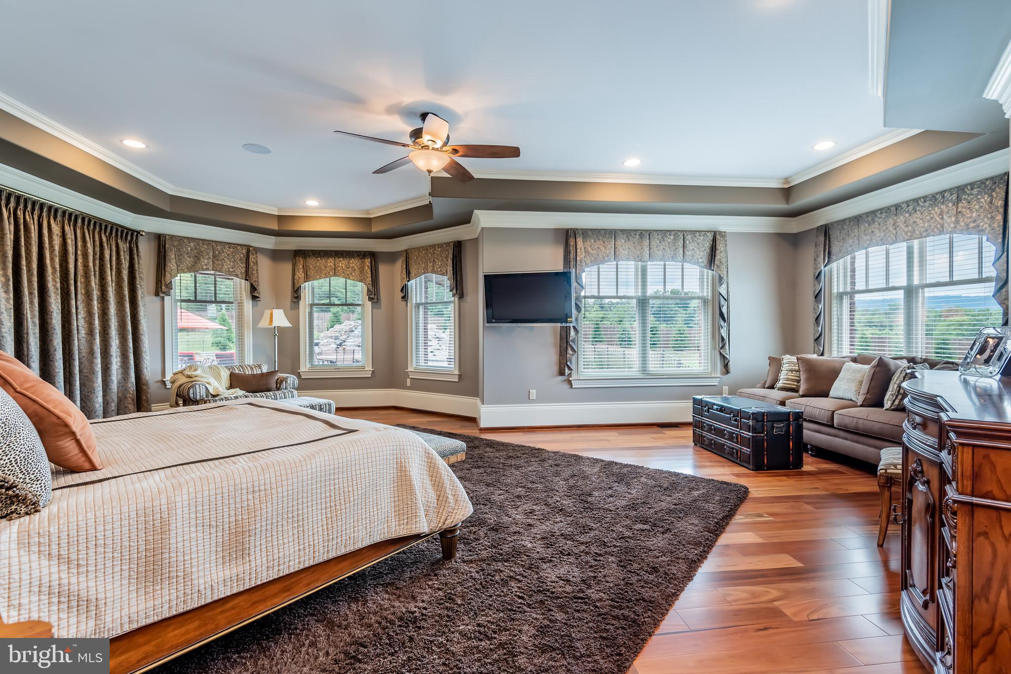 563 North Locust Point Road Mechanicsburg, PA 17050 - Photo 33 of 66 Owner's Suite
