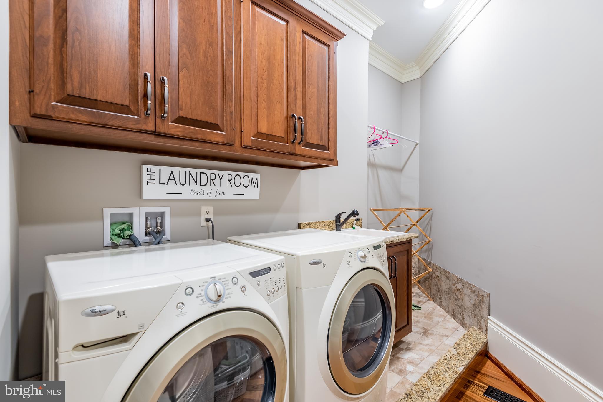 563 North Locust Point Road Mechanicsburg, PA 17050 - Photo 35 of 66 Owner's Suite Laundry room