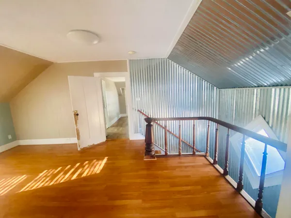 $177,000 | 860 East Michigan Avenue, Marshall, MI 49068