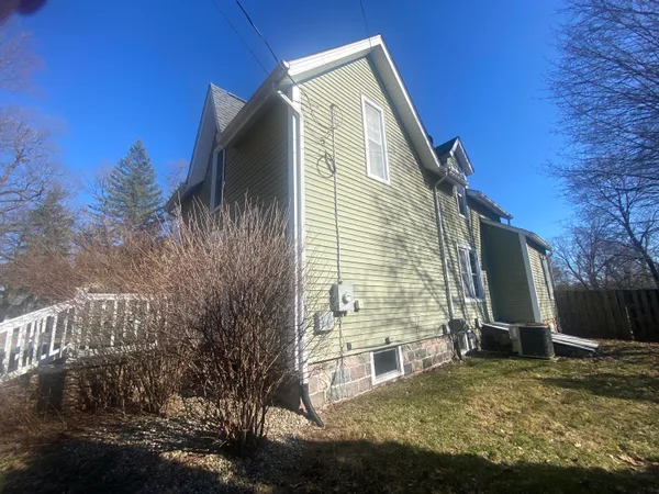 $177,000 | 860 East Michigan Avenue, Marshall, MI 49068