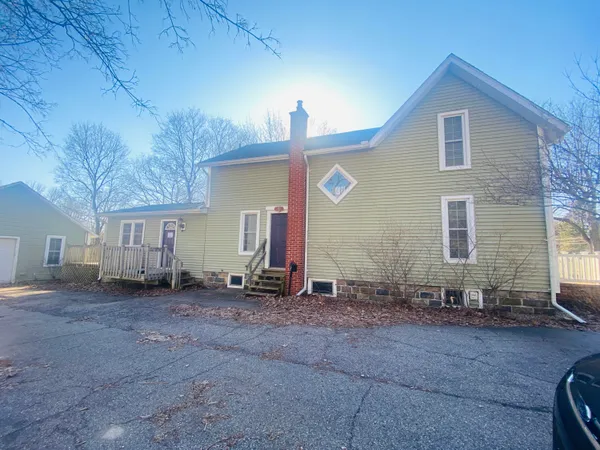 $177,000 | 860 East Michigan Avenue, Marshall, MI 49068