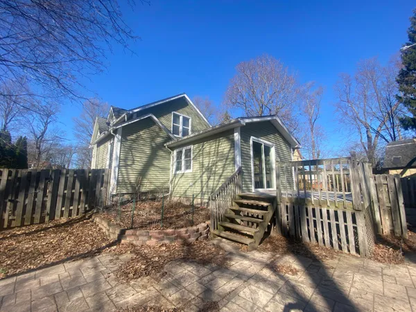 $177,000 | 860 East Michigan Avenue, Marshall, MI 49068
