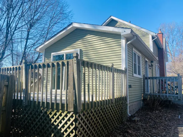 $177,000 | 860 East Michigan Avenue, Marshall, MI 49068