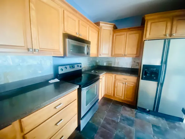 $177,000 | 860 East Michigan Avenue, Marshall, MI 49068