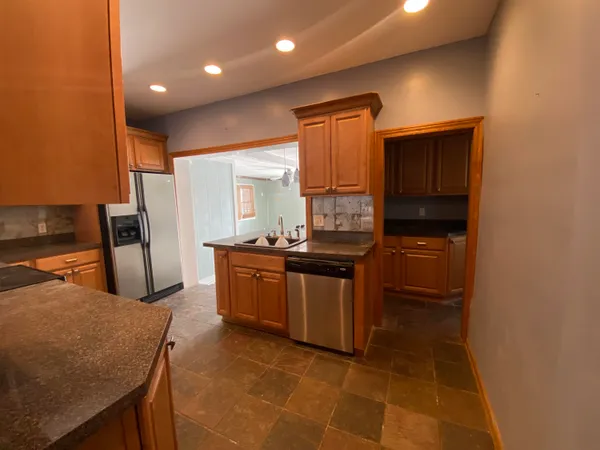 $177,000 | 860 East Michigan Avenue, Marshall, MI 49068