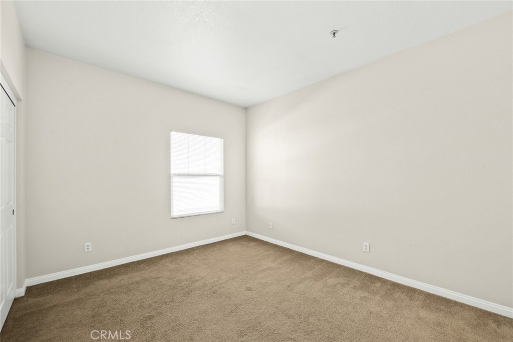 155 North Raymond Avenue Pasadena, CA 91103 - Photo 42 of 56 an empty room with a window