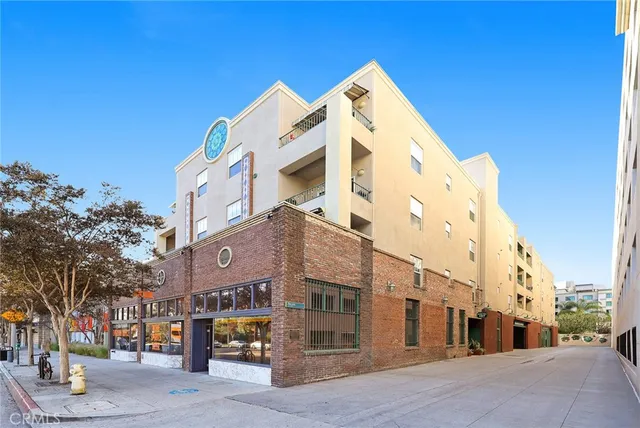 a view of building with an outdoor space